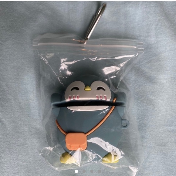 Penguin Airpods case 🐧 - Picture 1 of 4